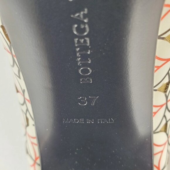 Bottega Veneta Patent Leather Block Heel Pumps - Picture 7 of 8